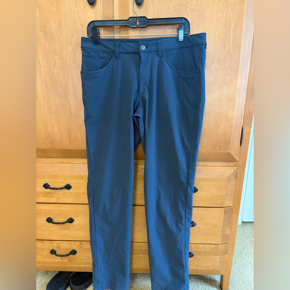 Men’s lululemon abc pant 32 L